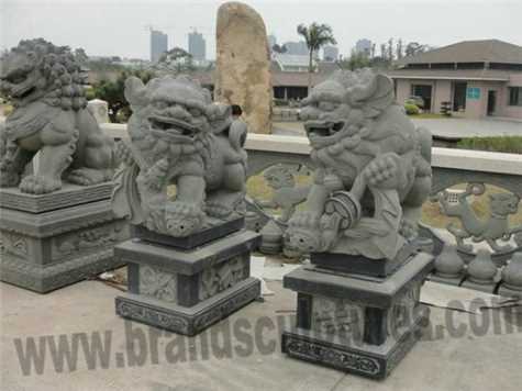 Hot Sale Carved Stone Lion Statue For Garden Ornaments