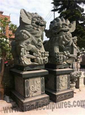 Huge Carved Grey Stone Lion Statue As Garden Ornaments