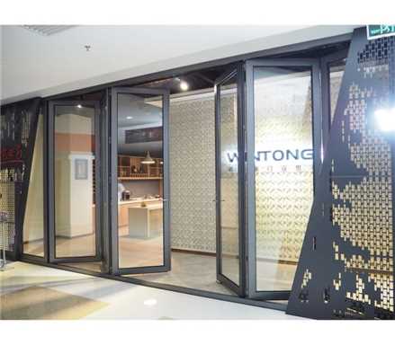 High Performance Energy Efficient Tailor Made Luxury Aluminium Folding Door picture