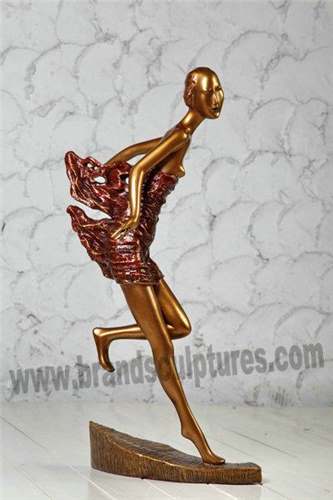 Abstract Varnished Fiberglass Marvel Statues As Garden Decoration
