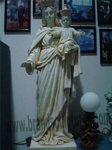 Great Love Virgin Mary Statue As Backyard Garden Design