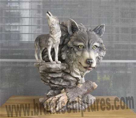 Large Standing And Creating Wolf Resin Garden Statues