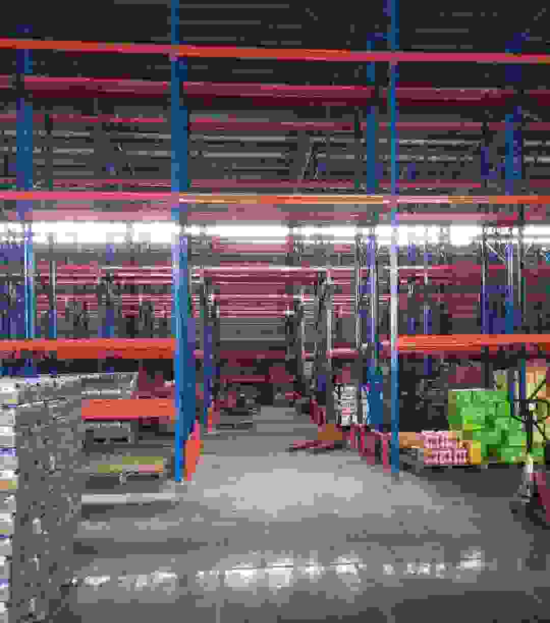 Heavy Duty Warehouse Shelving - Kệ kho hàng hạng nặng - Fact